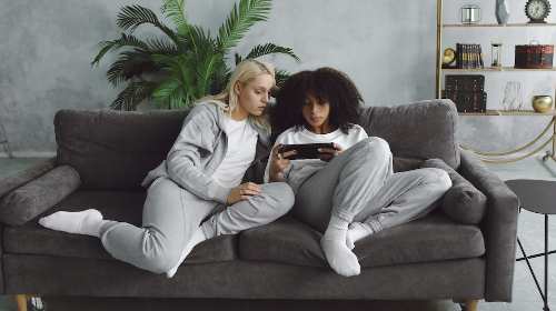 Menangani Persahabatan dengan Teman yang Menyimpan Rasa Iri