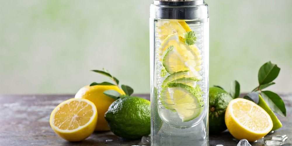 6 Kebiasaan Minum ini Bantu Kempeskan Perut Buncit Kamu!