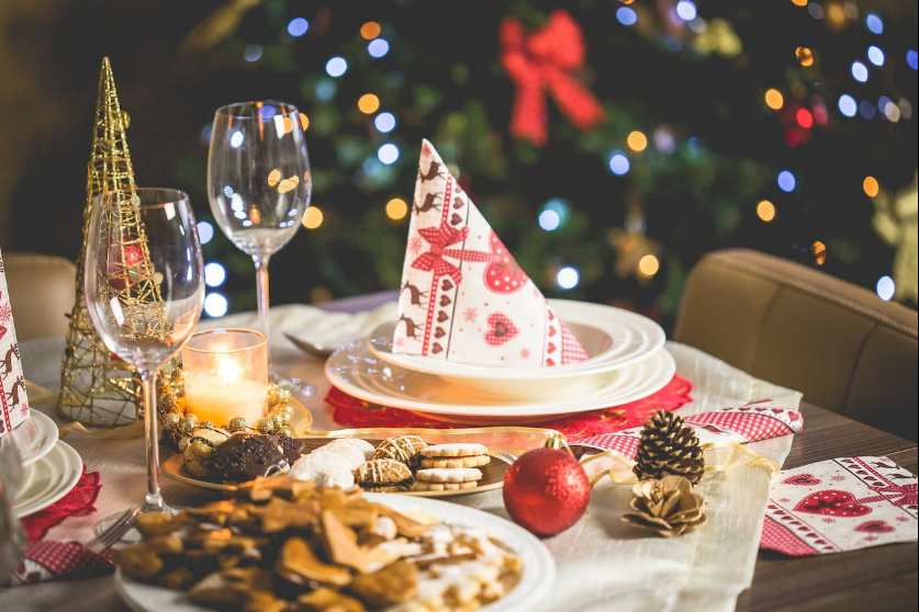 5 Hal yang Identik dengan Perayaan Natal, Salah Satunya Makanan!